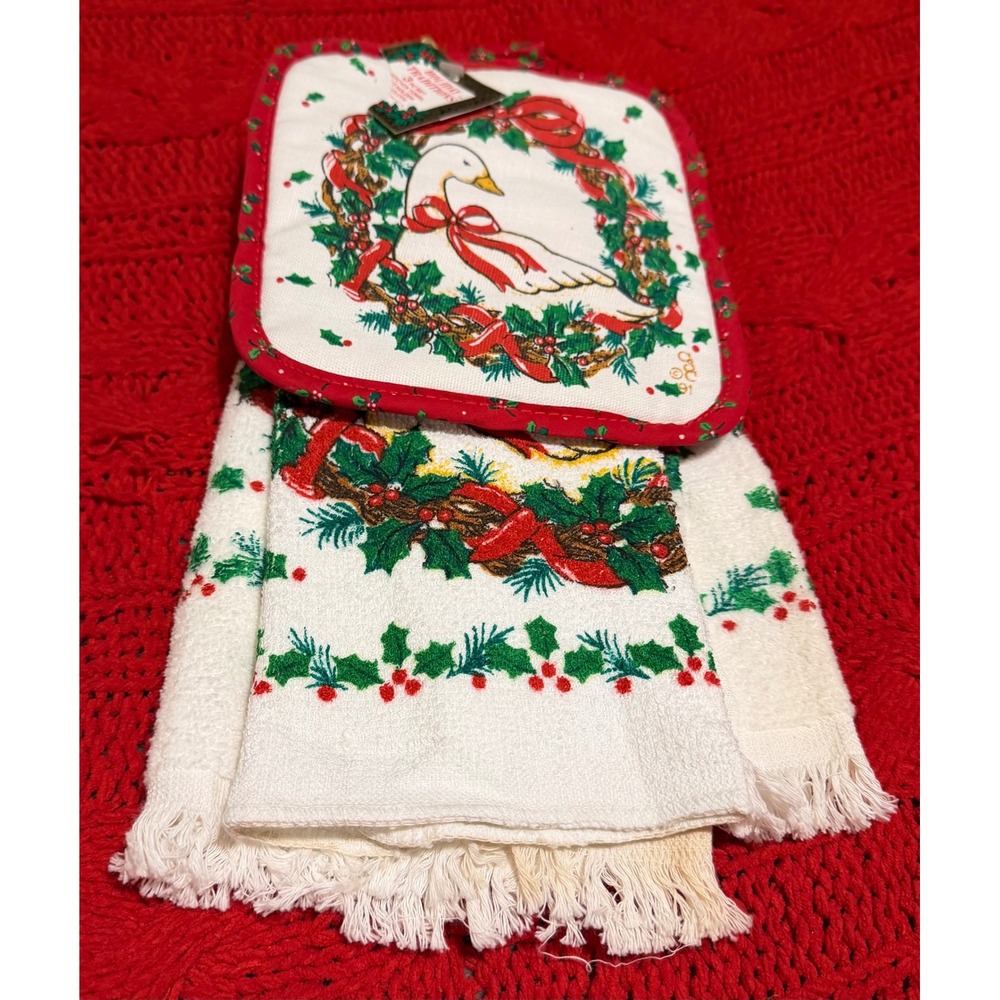 Vintage Holiday Traditions Christmas Goose 3 Pc Kitchen Towel Pot Holder Set
